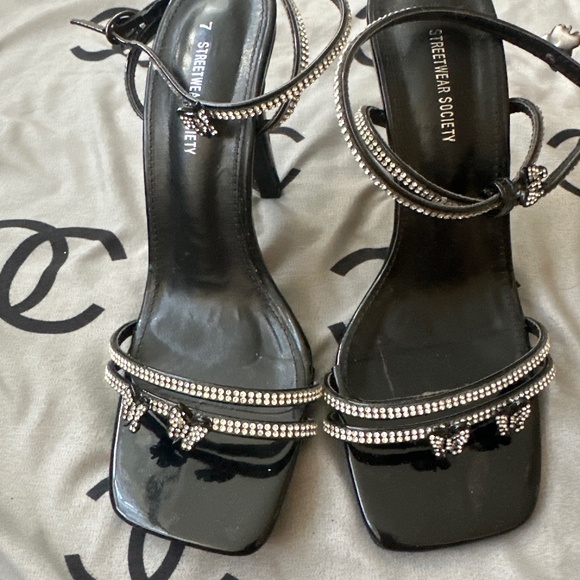 Shoes - Rhinestone butterfly high heel